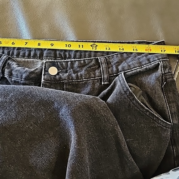 Retro Style Loose Fit Straight Jeans - Picture 3 of 5